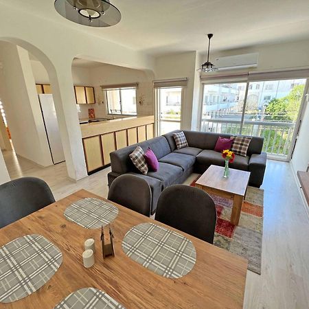 Central 2 Bed Sea View Apartment In Kyrenia Kyrenia  Ngoại thất bức ảnh