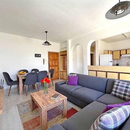 Central 2 Bed Sea View Apartment In Kyrenia Kyrenia  Ngoại thất bức ảnh